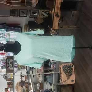 LuLaRoe teal, xs t-shirt. NWOT ar